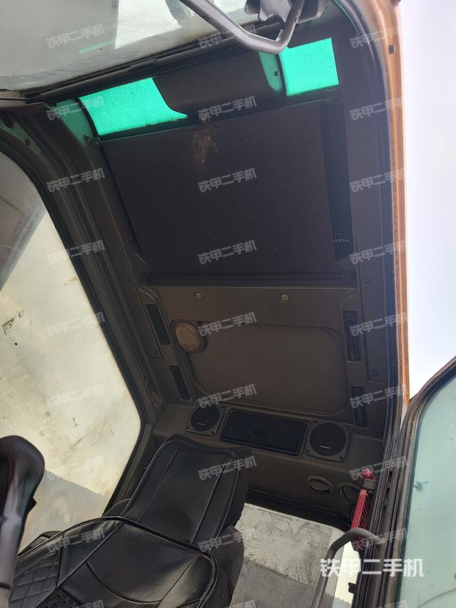 驾驶室顶部（整机外观）