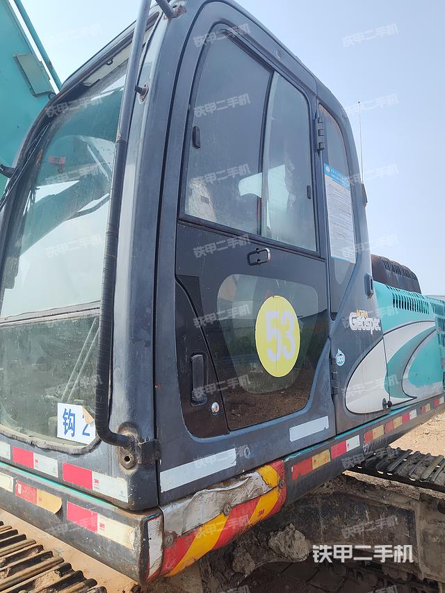 驾驶室整体（整机外观）