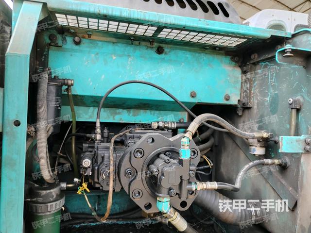 液壓泵斜45?右(大件艙室) 液壓泵斜45?右(大件艙室)