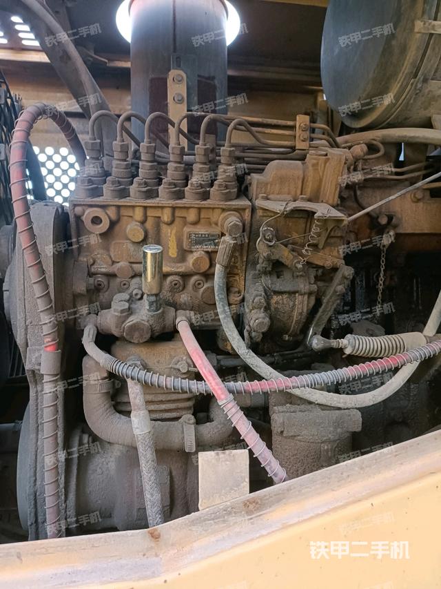 發(fā)動機左側(cè)(整機外觀及大件) 發(fā)動機左側(cè)(整機外觀及大件)