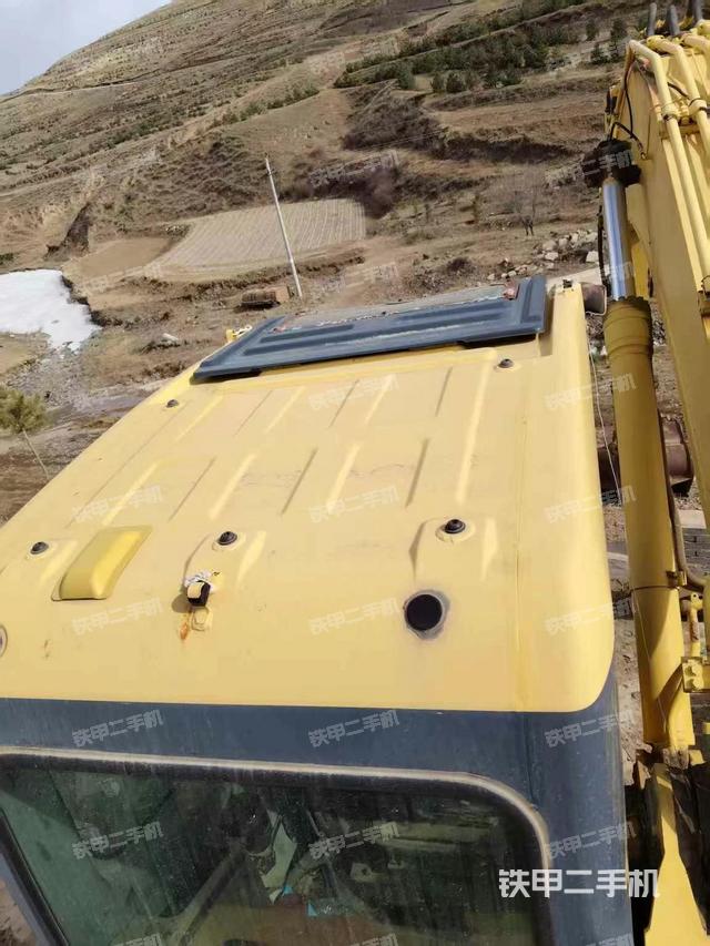 驾驶室顶部（整机外观）