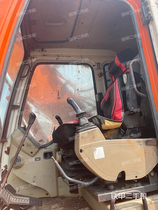 驾驶室整体（整机外观）