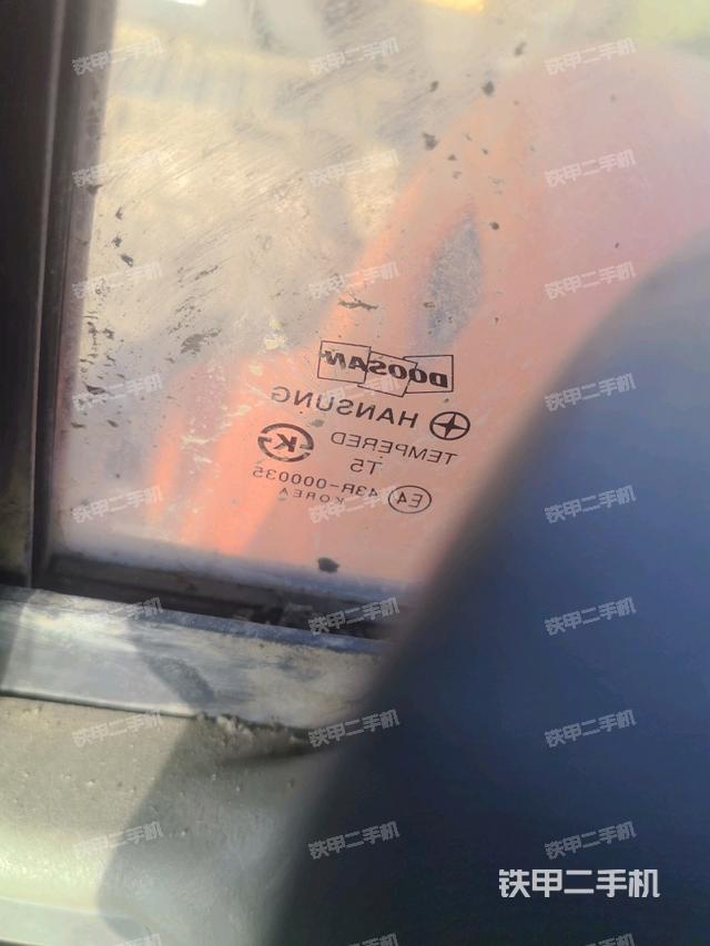 右侧玻璃角标（驾驶室部分）