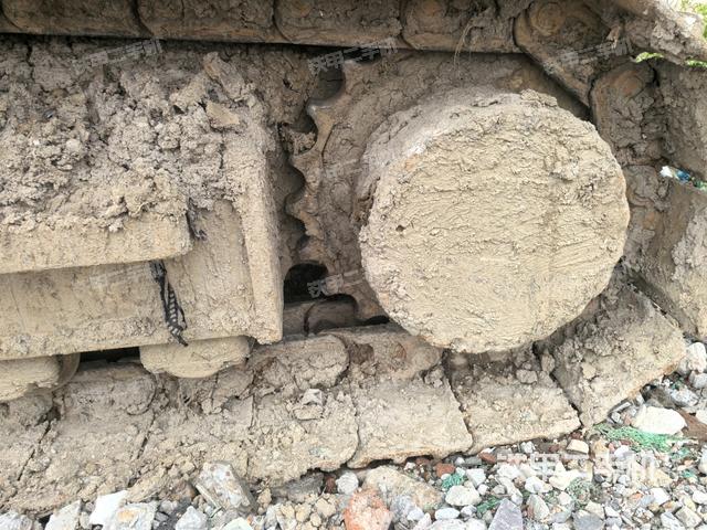 右驱动轮（行走机构）