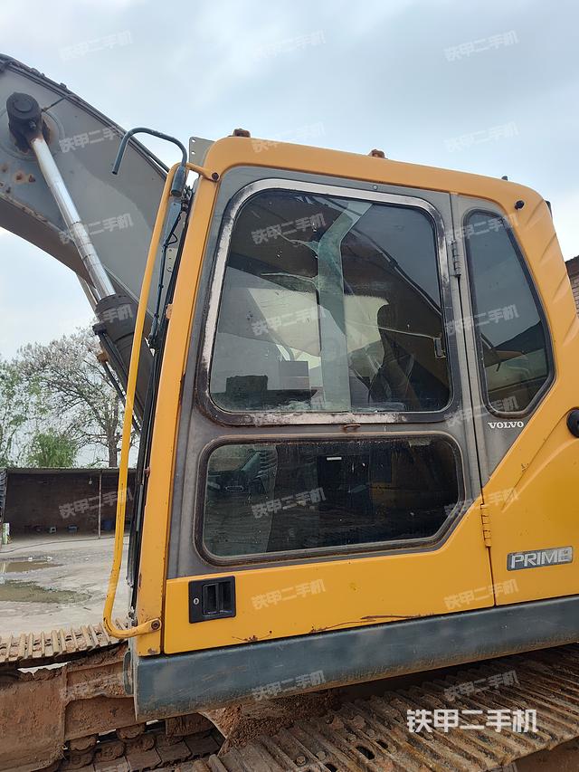 驾驶室整体（整机外观）