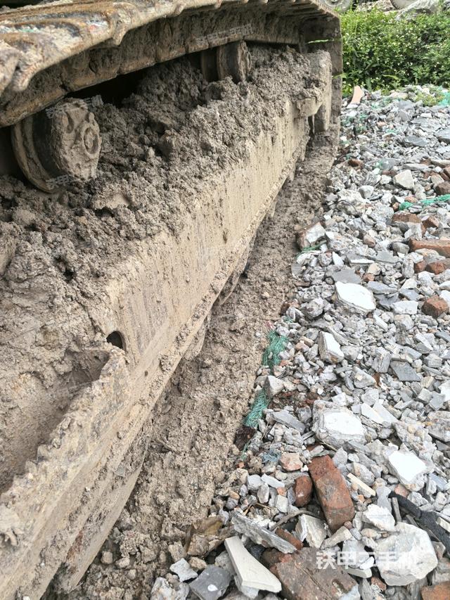 右侧履带整体（行走机构）