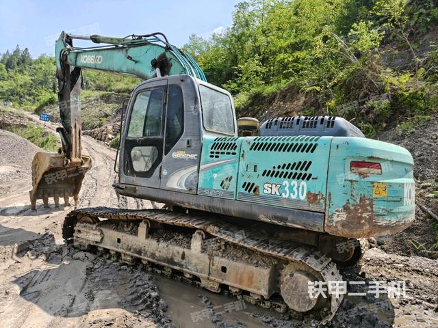 神钢SK260LC-8挖掘机的设备实拍-第3张实拍照片