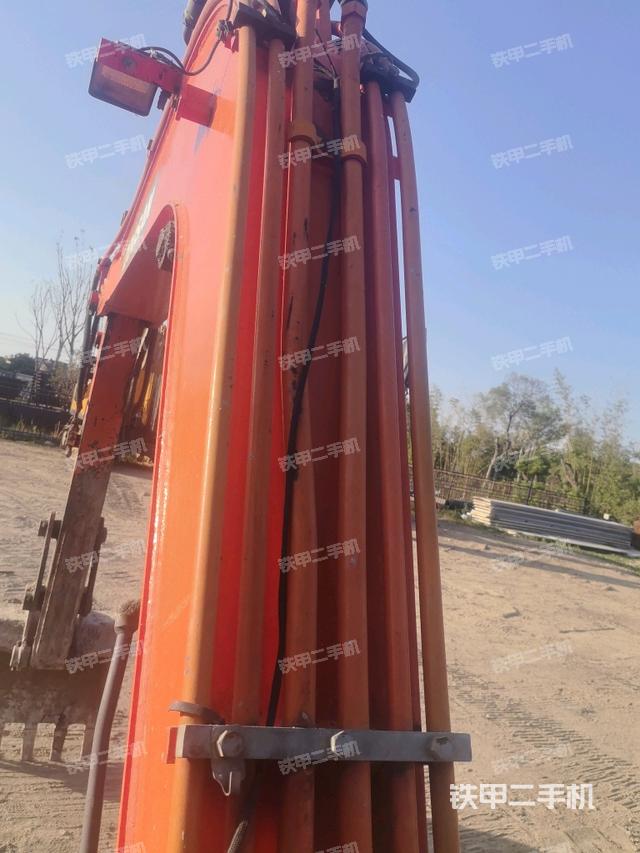 大臂背部俯视（工作和回转装置）