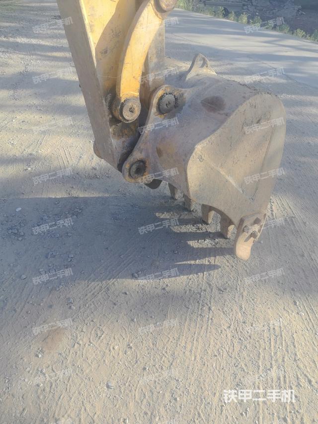 鏟斗右后整體（工作和回轉(zhuǎn)裝置）