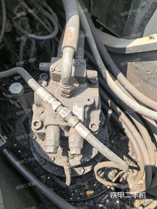 回轉(zhuǎn)馬達（上車部件）