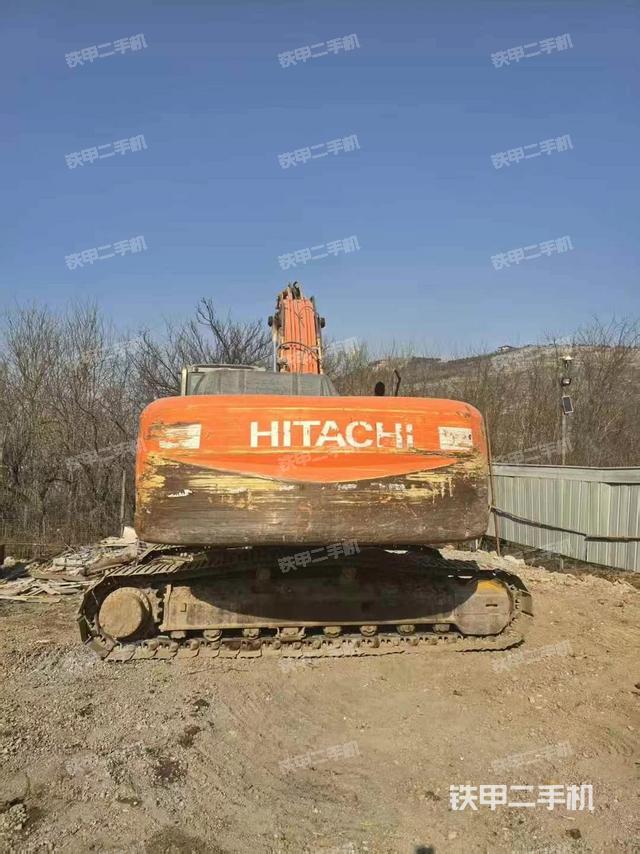 駕駛室頂部(整機外觀) 駕駛室頂部(整機外觀)