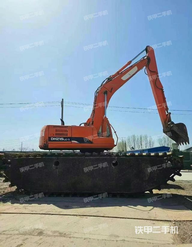 整機右后45°(整機外觀) 整機右后45°(整機外觀)