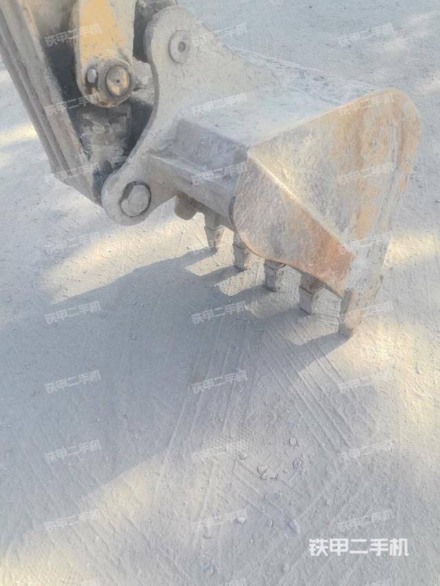 鏟斗右后整體(工作和回轉裝置) 鏟斗右后整體(工作和回轉裝置)