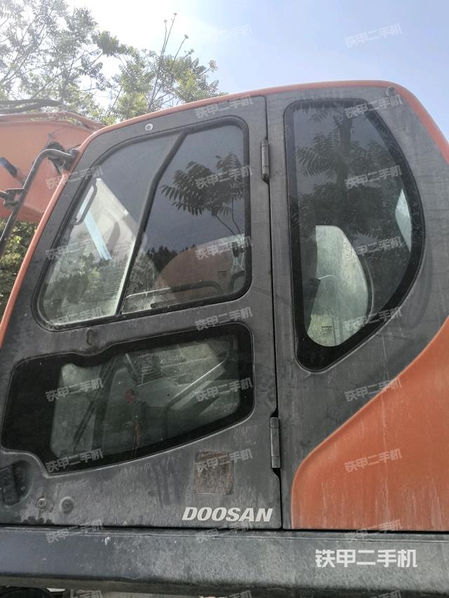 駕駛室正側(cè)（駕駛室部分）