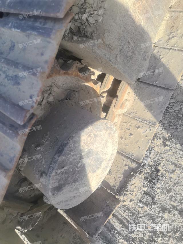 右驱动轮（行走机构）