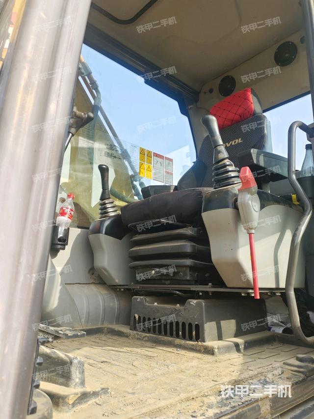 駕駛室正側(cè)（駕駛室部分）