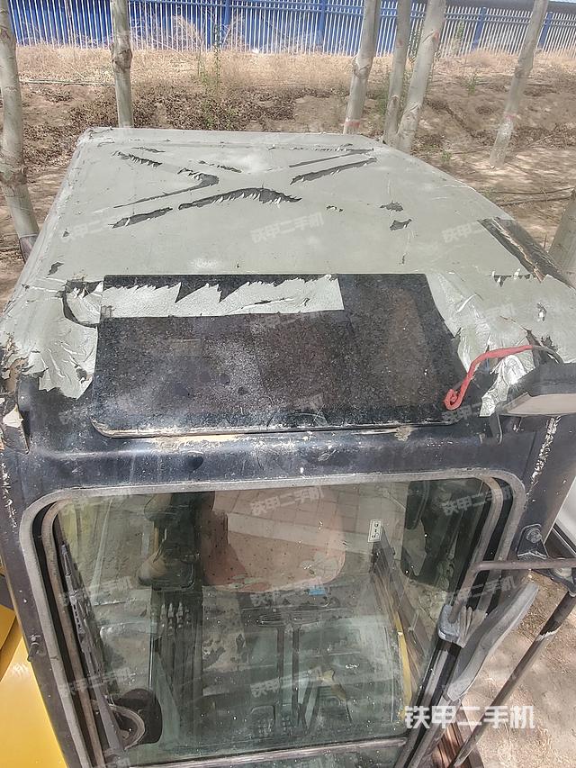 驾驶室顶部（整机外观）