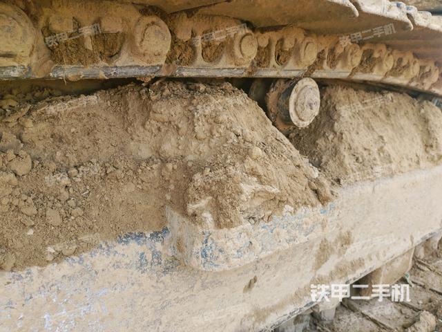 左驅(qū)動輪（行走機(jī)構(gòu)）