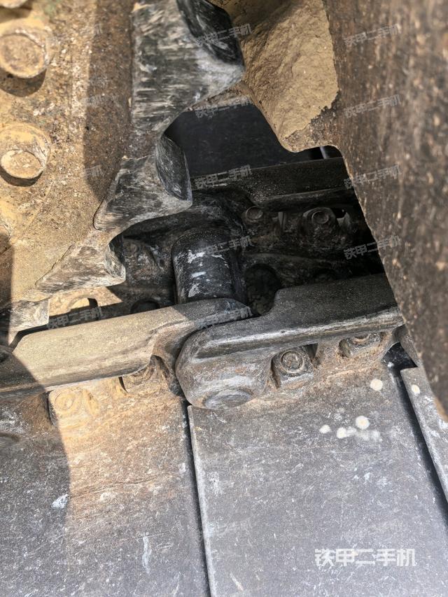 左側(cè)行走馬達蓋板（行走機構(gòu)）