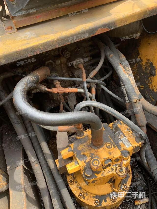 回轉(zhuǎn)馬達和主控閥（整機外觀）