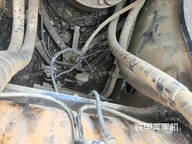 中央回轉(zhuǎn)接頭特寫(上車部件) 中央回轉(zhuǎn)接頭特寫(上車部件)