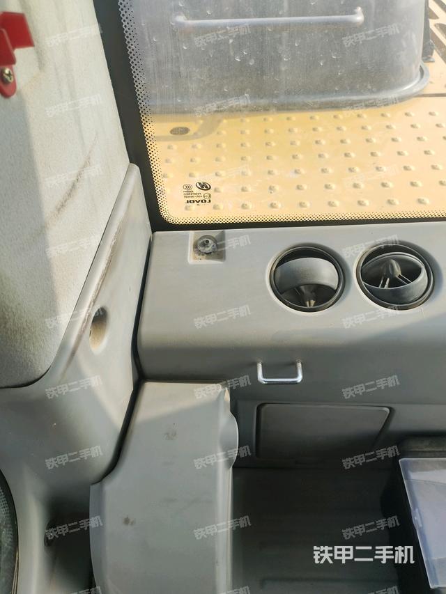 后窗玻璃角標(biāo)（駕駛室部分）