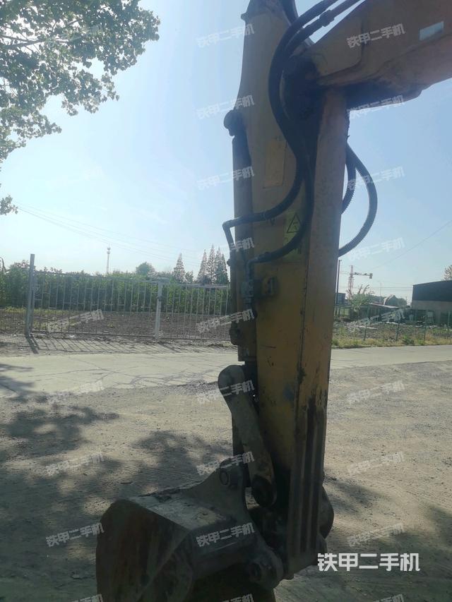 小臂整體右前(工作和回轉裝置) 小臂整體右前(工作和回轉裝置)