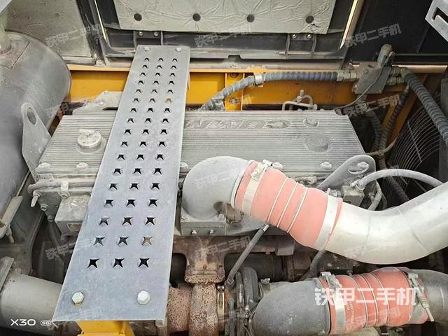 發(fā)動(dòng)機(jī)整體俯視(整機(jī)外觀) 發(fā)動(dòng)機(jī)整體俯視(整機(jī)外觀)