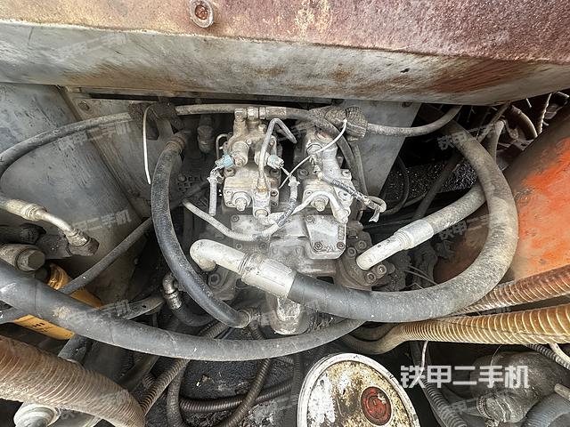 液壓泵艙室正面整體(整機(jī)外觀) 液壓泵艙室正面整體(整機(jī)外觀)