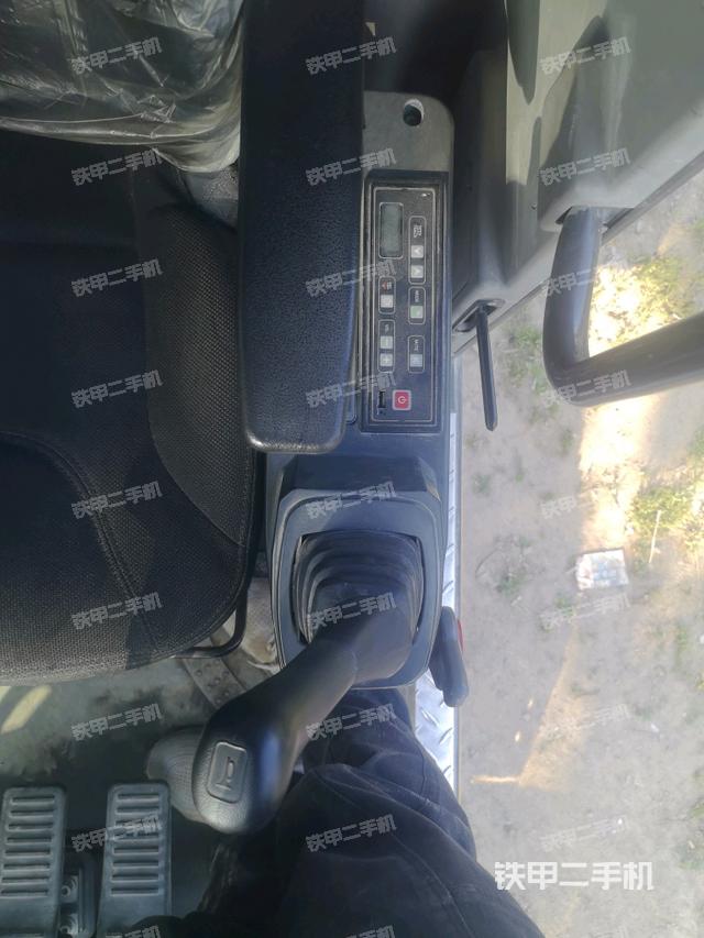 座椅左側(cè)控制臺(tái)/音響/含左手柄（駕駛室部分）