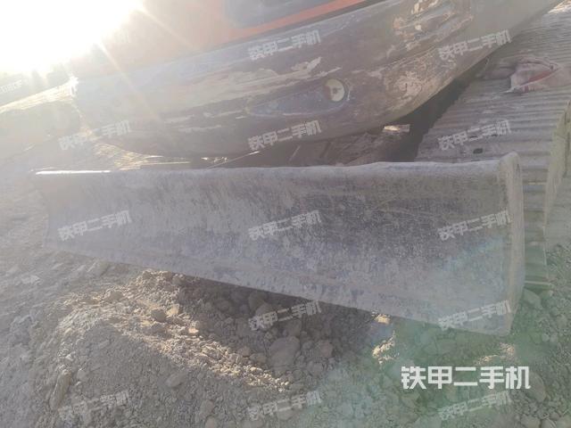 转盘和下车架正前（工作和回转装置）