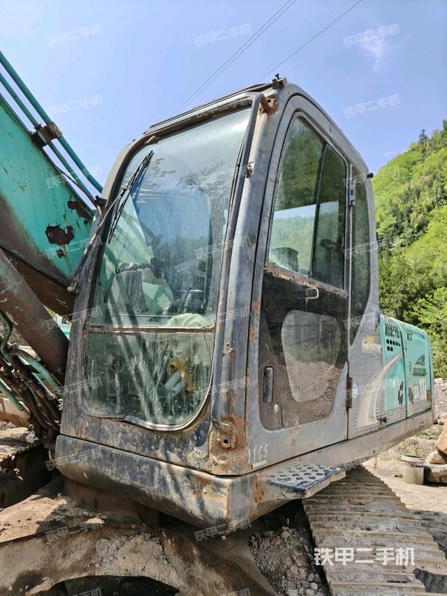 驾驶室左前45度（驾驶室部分）