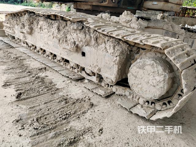 左側(cè)履帶整體?(行走機(jī)構(gòu)) 左側(cè)履帶整體?(行走機(jī)構(gòu))