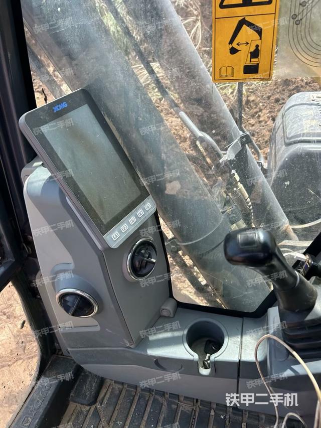 右側(cè)玻璃角標(biāo)(駕駛室部分) 右側(cè)玻璃角標(biāo)(駕駛室部分)