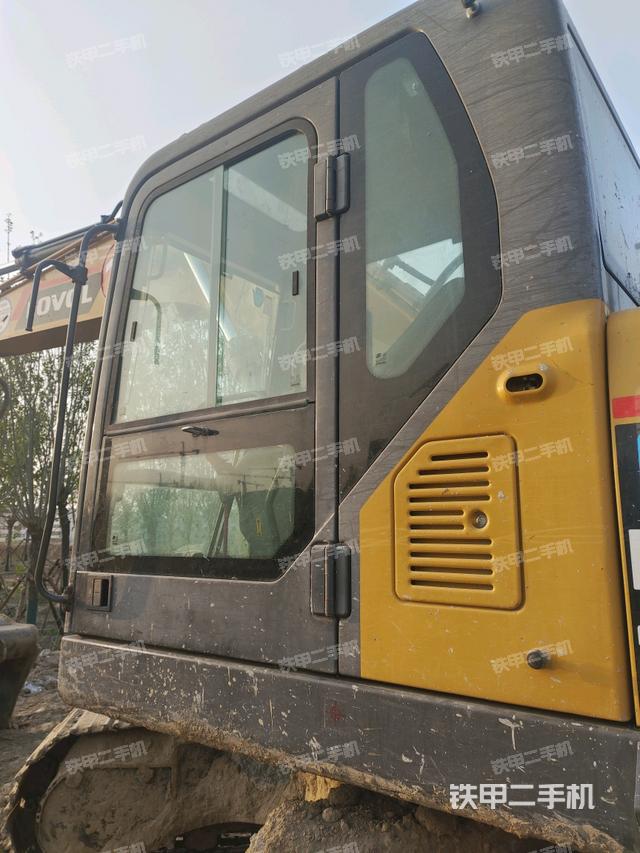 駕駛室左后45度（駕駛室部分）