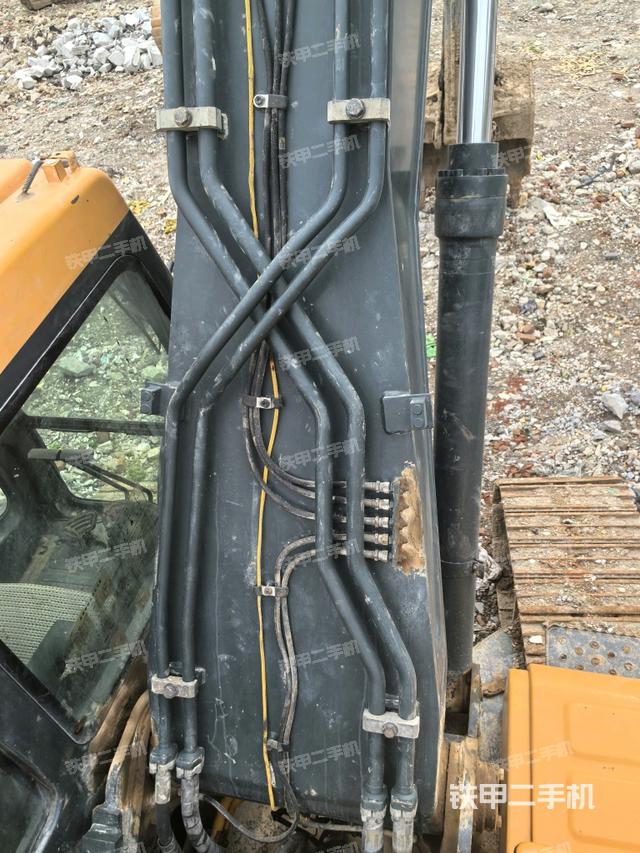 大臂背部俯视（工作和回转装置）