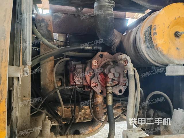 液壓泵斜45?右（大件艙室）