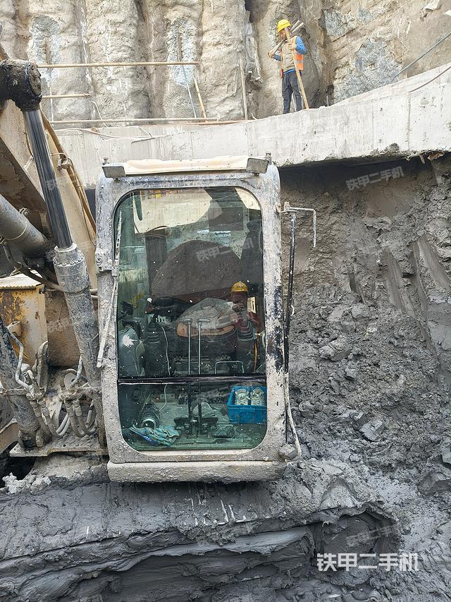 駕駛室整體（整機外觀）