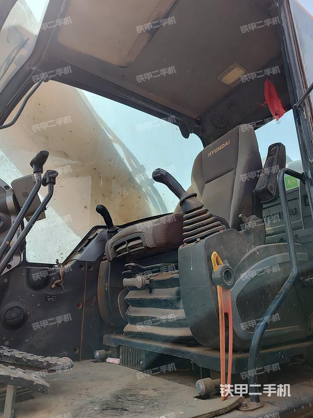 駕駛室整體（整機(jī)外觀）