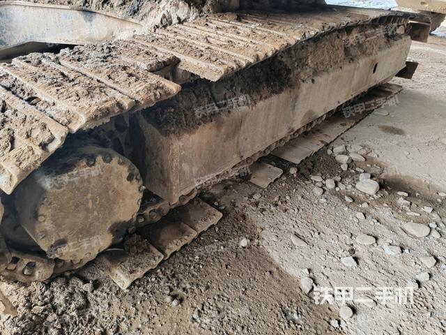 左側(cè)履帶整體?（行走機(jī)構(gòu)）