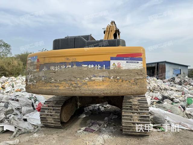 駕駛室頂部（整機外觀）