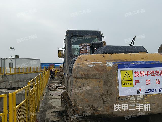 駕駛室頂部（整機外觀）