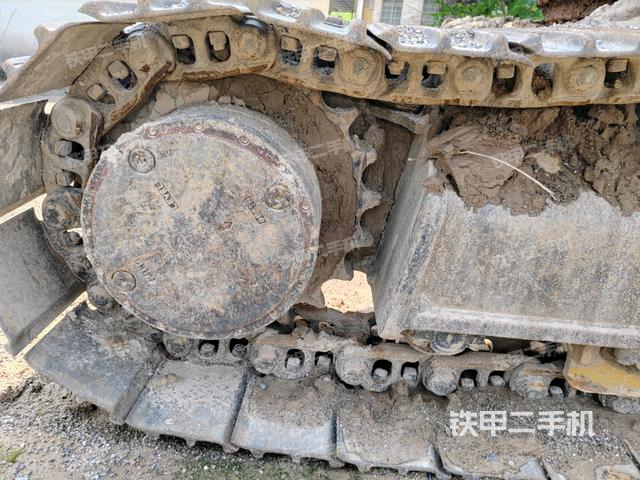 左側(cè)行走馬達(dá)蓋板(行走機(jī)構(gòu)) 左側(cè)行走馬達(dá)蓋板(行走機(jī)構(gòu))