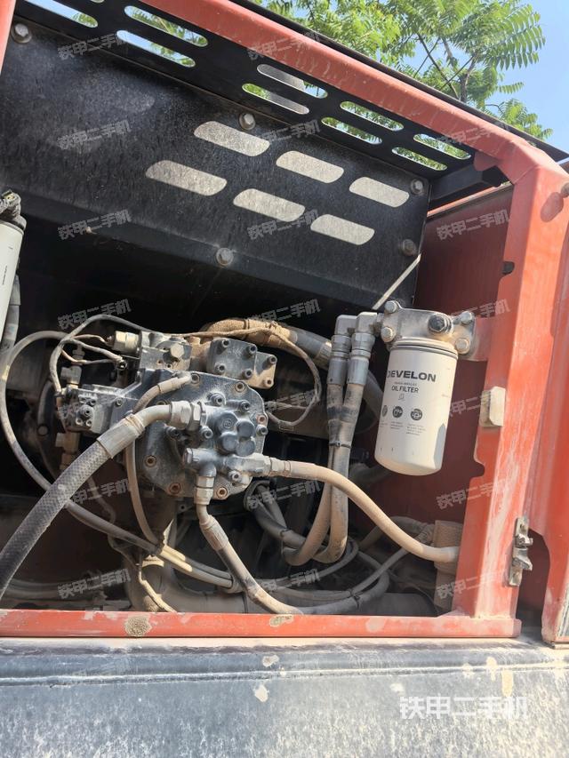 液壓泵斜45?左（大件艙室）