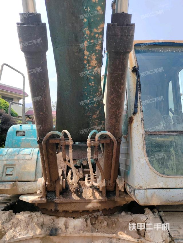 大臂油缸整體?豎拍(工作和回轉(zhuǎn)裝置) 大臂油缸整體?豎拍(工作和回轉(zhuǎn)裝置)