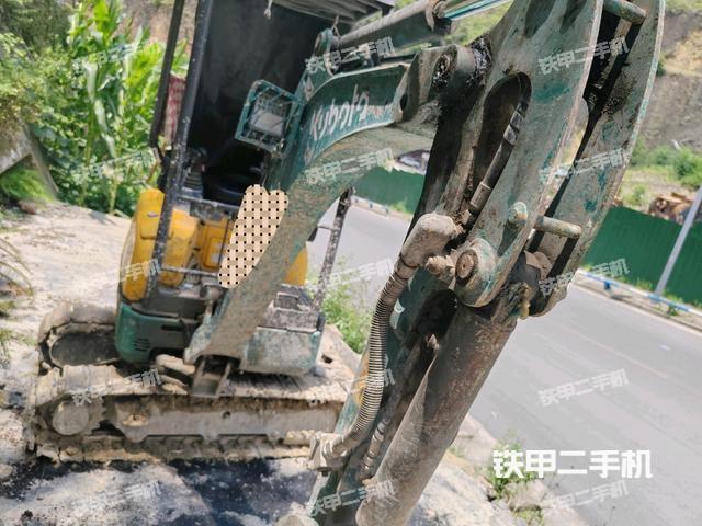 轉(zhuǎn)盤和下車架正前(工作和回轉(zhuǎn)裝置) 轉(zhuǎn)盤和下車架正前(工作和回轉(zhuǎn)裝置)