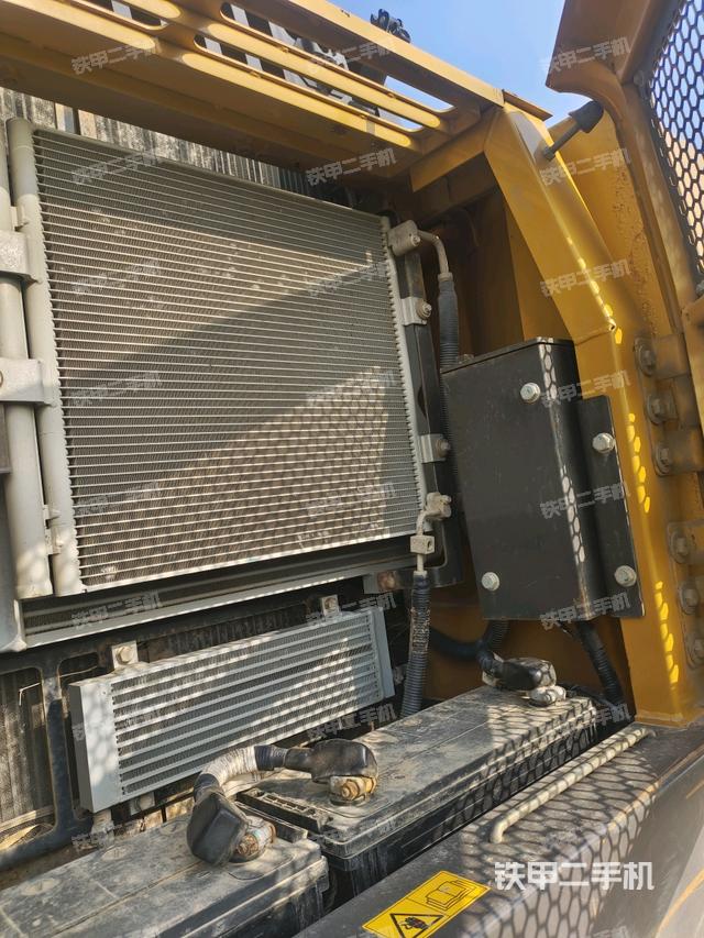 散熱器正面（大件艙室）