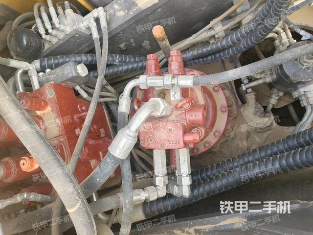 回轉(zhuǎn)馬達(dá)（上車部件）