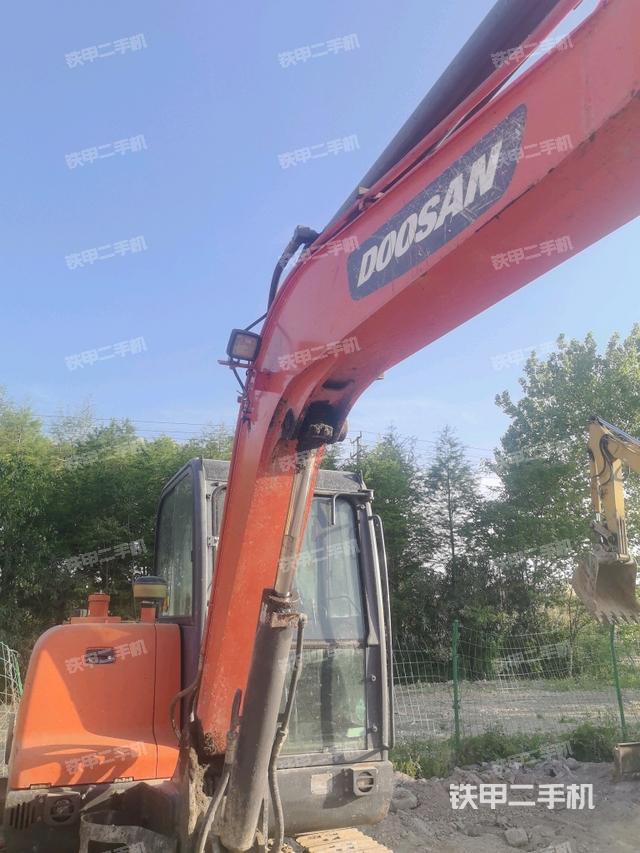 大臂整体 右侧（工作和回转装置）