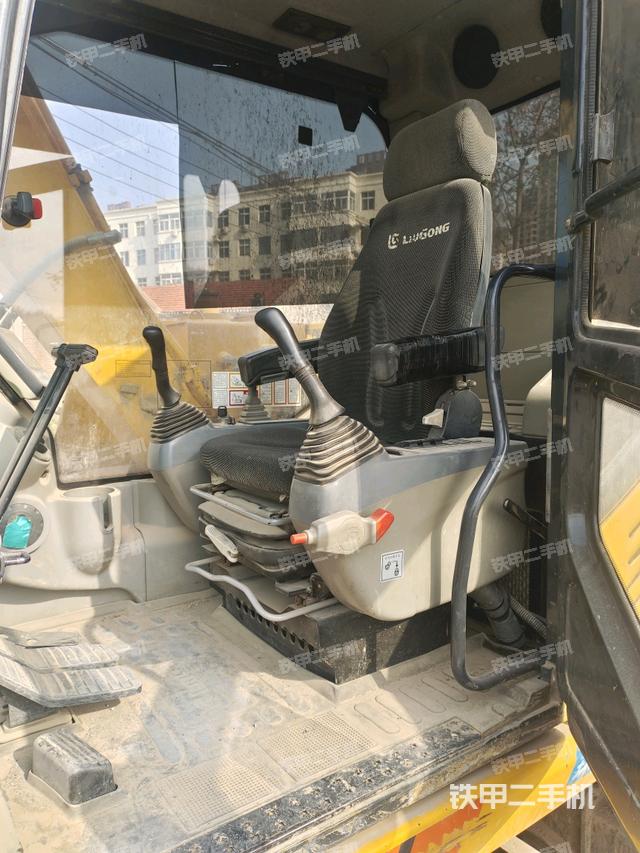 ?駕駛室正側（駕駛室部分）